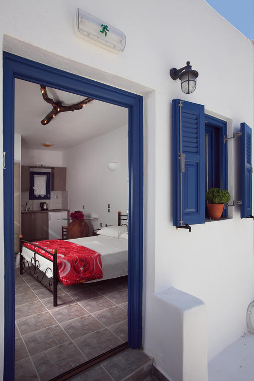Margarita'S Rooms Folegandros Town Room photo